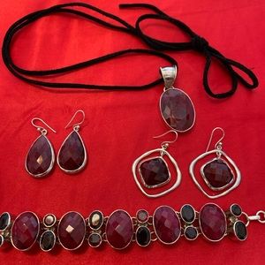 Studio Barse Suite with 2 pairs of earrings.